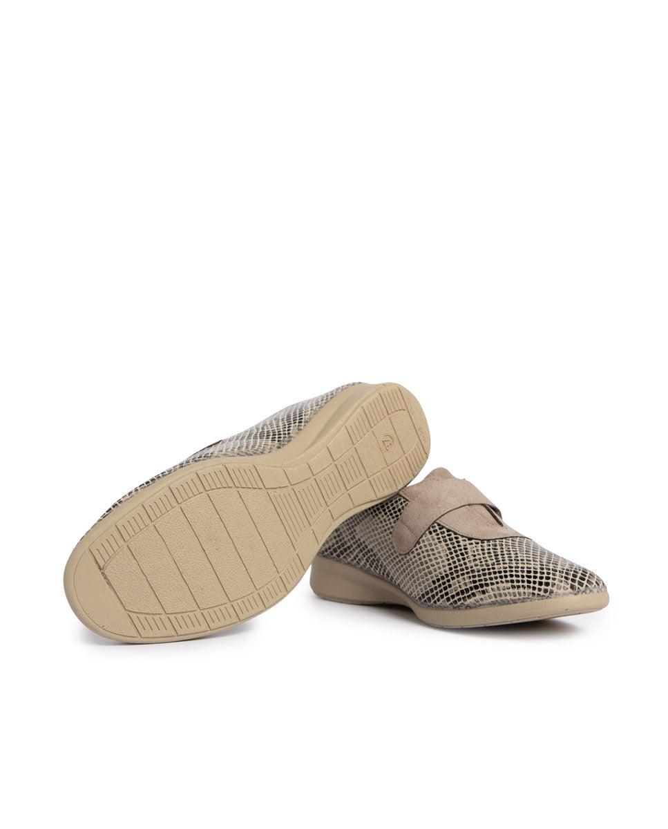 Zapato confort mujer velcro color beige print