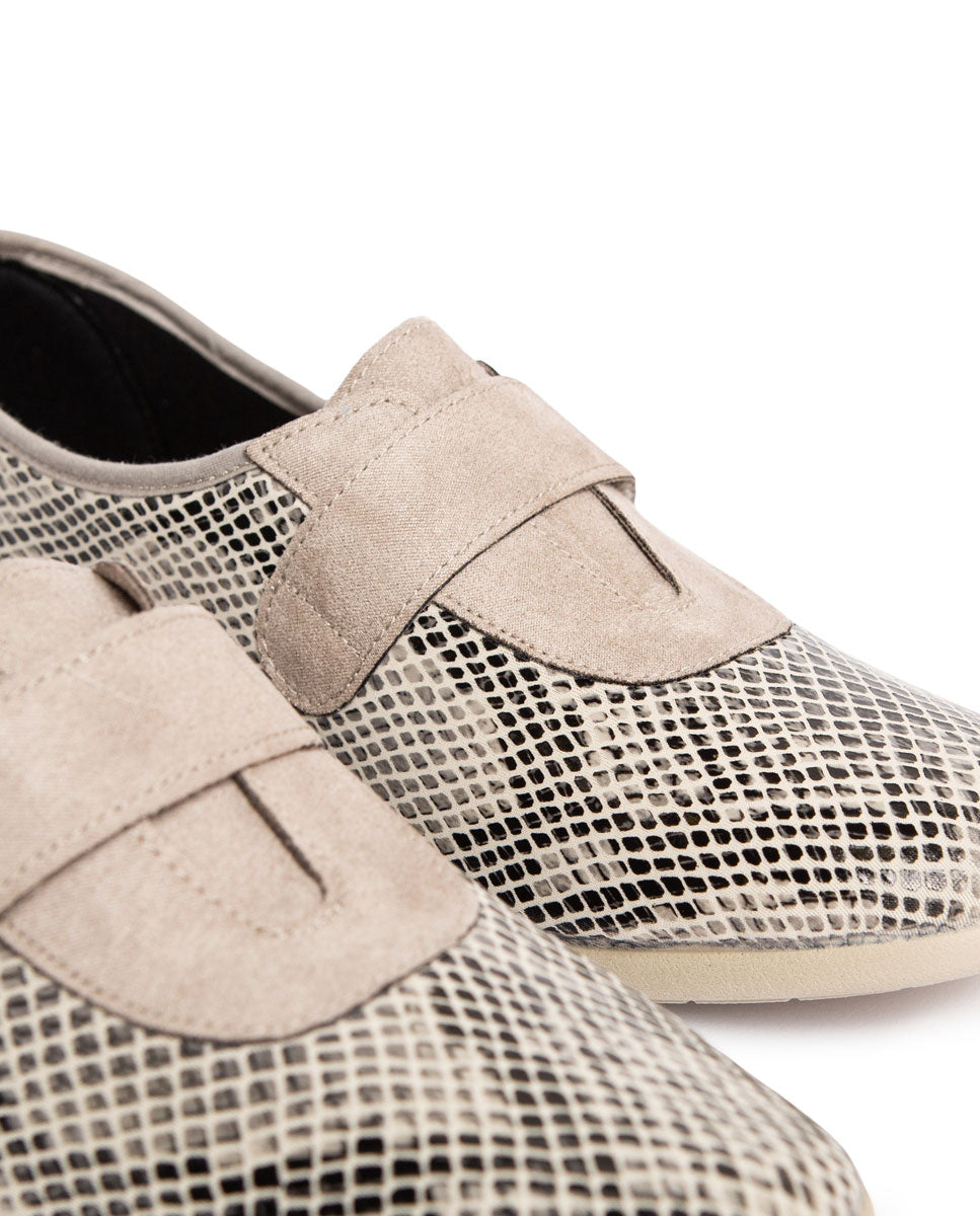 Zapato confort mujer velcro color beige print